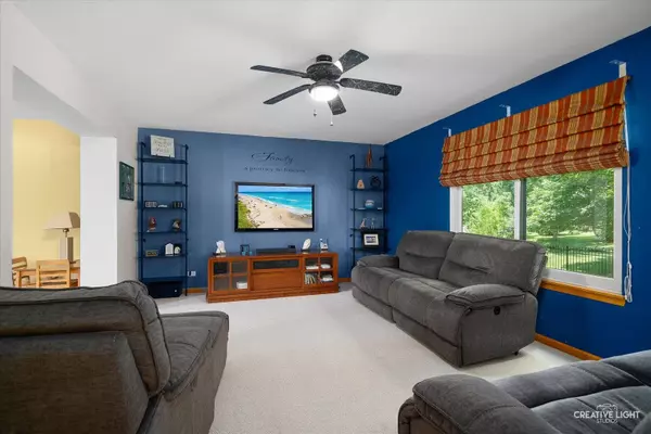 138 Linden CT, Sugar Grove, IL 60554