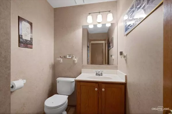 138 Linden CT, Sugar Grove, IL 60554