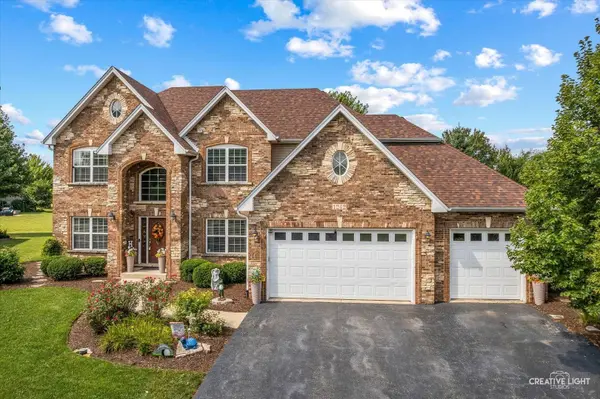 1242 Deerpath DR, Yorkville, IL 60560