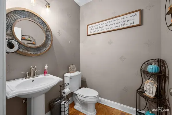 1242 Deerpath DR, Yorkville, IL 60560