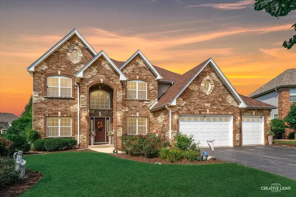 1242 Deerpath DR, Yorkville, IL 60560