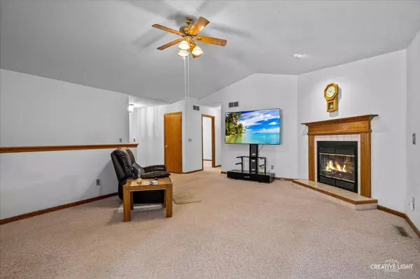 3455 Valley Woods DR, Cherry Valley, IL 61016