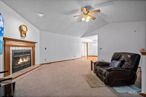 3455 Valley Woods DR, Cherry Valley, IL 61016