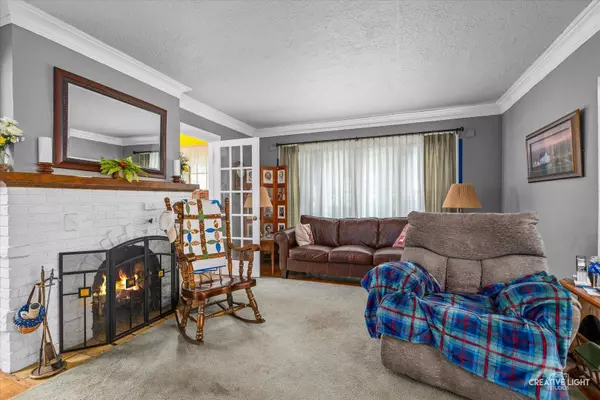 208 Ingleside AVE, Aurora, IL 60506