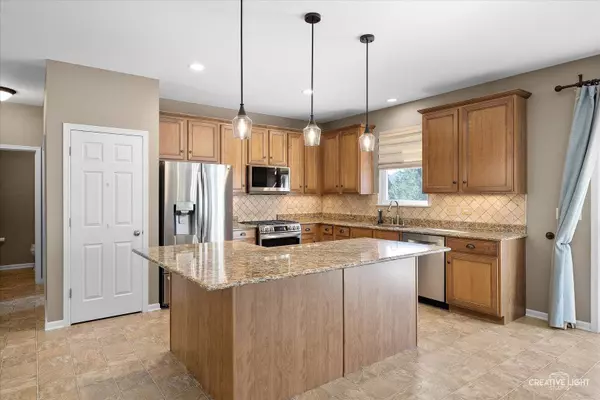 3177 Whirlaway LN, Montgomery, IL 60538