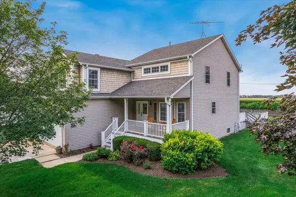 191 Meadows DR, Sugar Grove, IL 60554