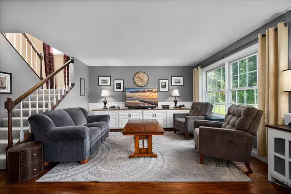 191 Meadows DR, Sugar Grove, IL 60554