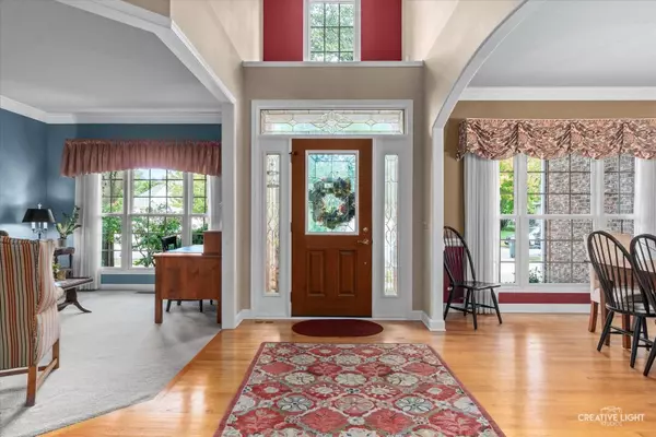 611 Pine ST, Sugar Grove, IL 60554