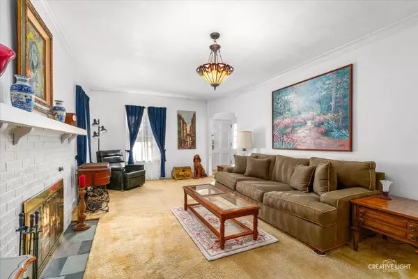 203 S Calumet AVE, Aurora, IL 60506