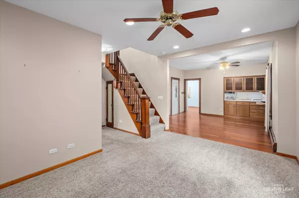 92 Maple ST, Sugar Grove, IL 60554