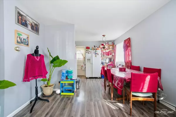 28 Seneca DR, Montgomery, IL 60538