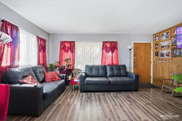 28 Seneca DR, Montgomery, IL 60538