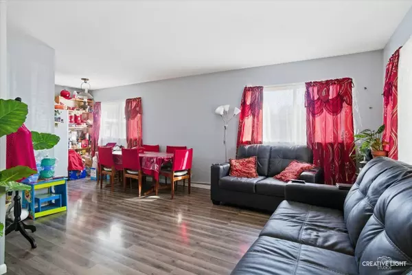 28 Seneca DR, Montgomery, IL 60538