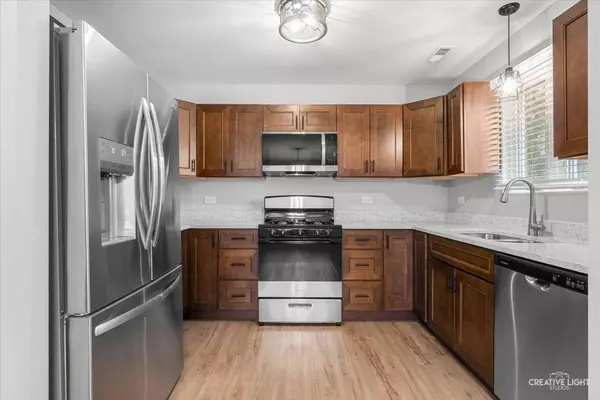 1260 Oak Grove CT, Morris, IL 60450