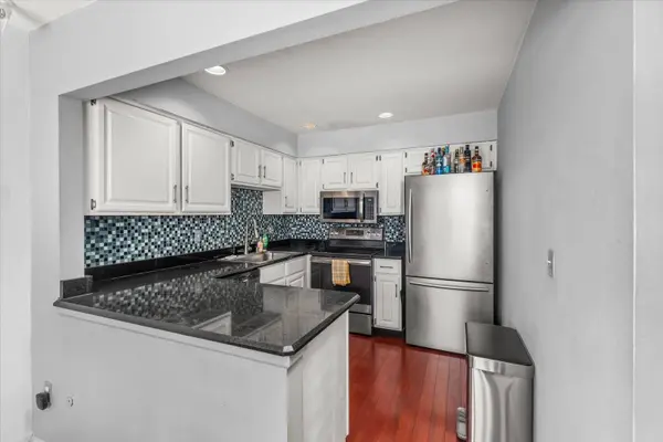 111 Aberdeen CT, Geneva, IL 60134