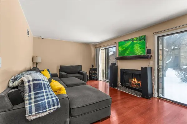 111 Aberdeen CT, Geneva, IL 60134