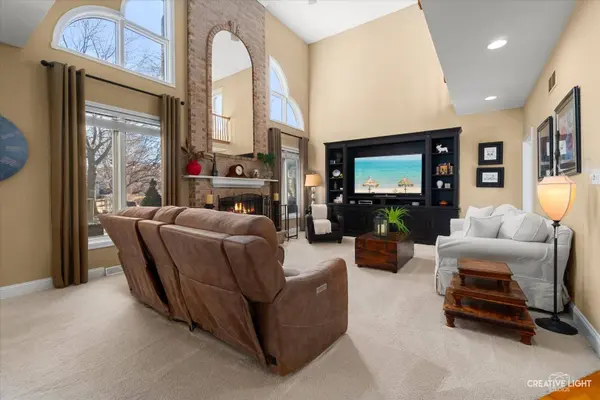 982 Jennifer CT, Sugar Grove, IL 60554