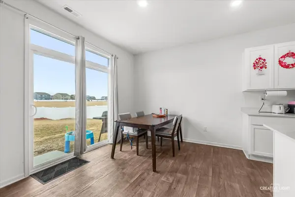 2730 Berrywood LN, Yorkville, IL 60560