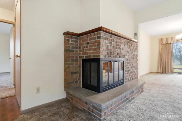 953 Sheffer RD, Aurora, IL 60505