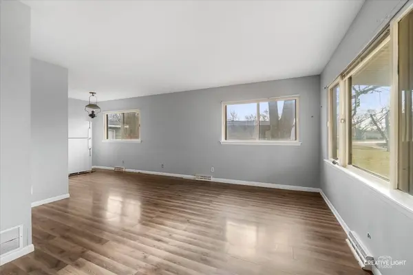 28 Seneca DR, Montgomery, IL 60538