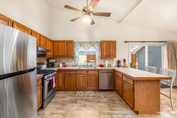 273 Bastian DR, Sugar Grove, IL 60554