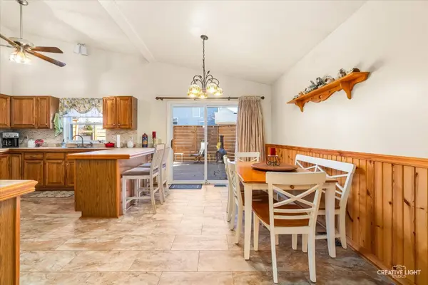 273 Bastian DR, Sugar Grove, IL 60554