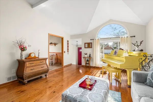 273 Bastian DR, Sugar Grove, IL 60554