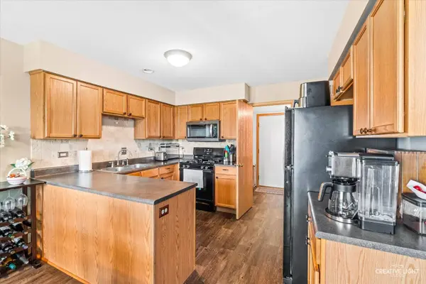 54 Rolling Oaks RD #C, Sugar Grove, IL 60554
