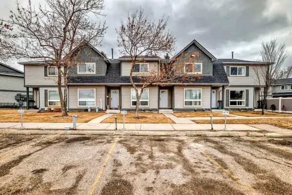 75 Erin Croft CRES SE #30, Calgary, AB T2B 2T8