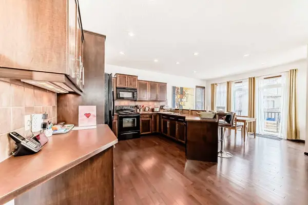 35 Chapalina Heath SE, Calgary, AB T2X 3Y5