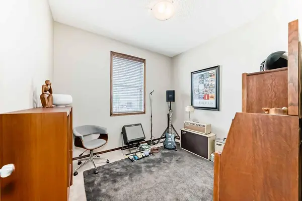 35 Chapalina Heath SE, Calgary, AB T2X 3Y5