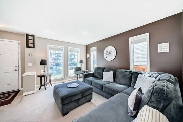 19 Elgin Meadows GDNS SE, Calgary, AB T2Z 0M1