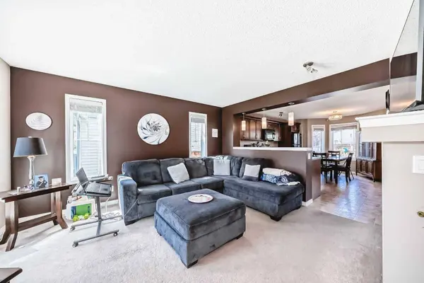 19 Elgin Meadows GDNS SE, Calgary, AB T2Z 0M1