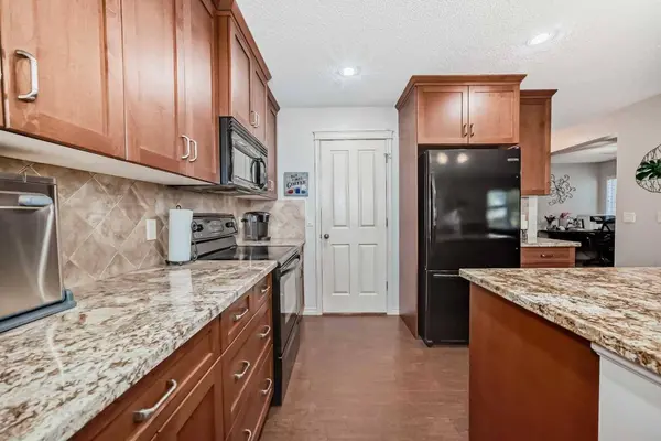 785 Auburn Bay BLVD SE, Calgary, AB T3M 0H5