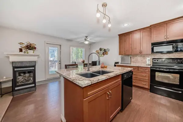 785 Auburn Bay BLVD SE, Calgary, AB T3M 0H5