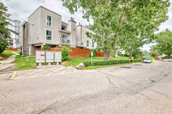 13104 Elbow DR SW #704, Calgary, AB T2W 2P2