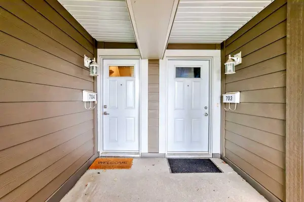 13104 Elbow DR SW #704, Calgary, AB T2W 2P2