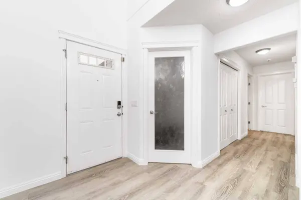 8 Auburn Bay LN SE, Calgary, AB T3M 1K8