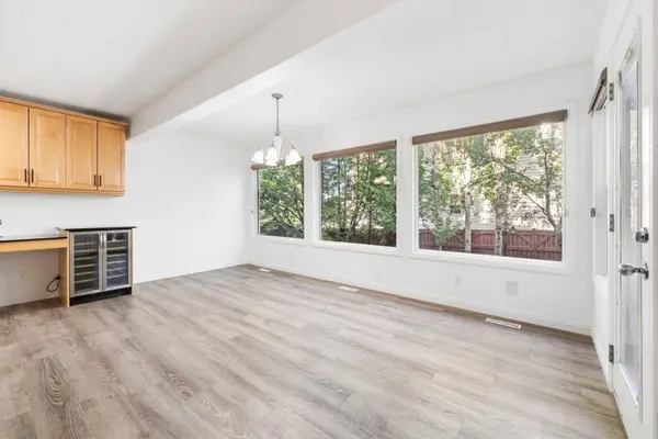 8 Auburn Bay LN SE, Calgary, AB T3M 1K8