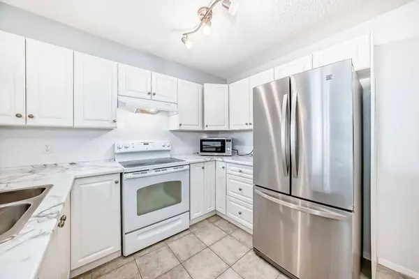 8 Bridlecrest DR SW #2238, Calgary, AB T2Y 0H7