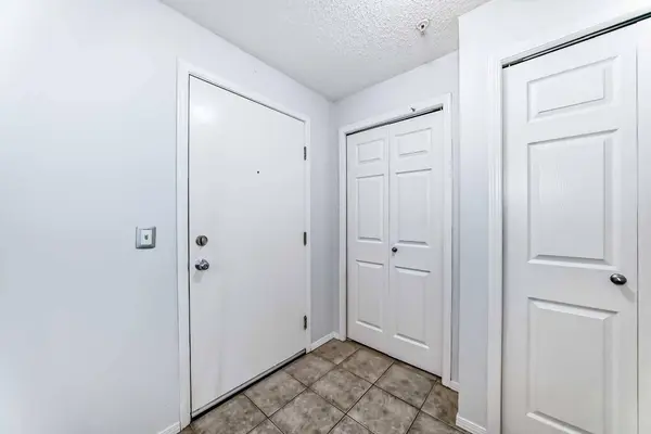 8 Bridlecrest DR SW #2238, Calgary, AB T2Y 0H7