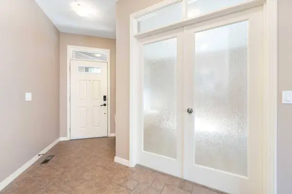 31 Autumn PL SE, Calgary, AB T3M 0H1