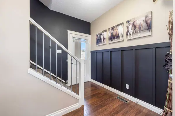 719 Hampton Hills DR NE, High River, AB T1V 0E6