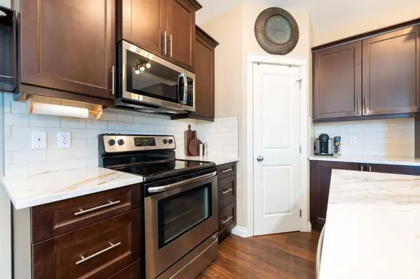 719 Hampton Hills DR NE, High River, AB T1V 0E6