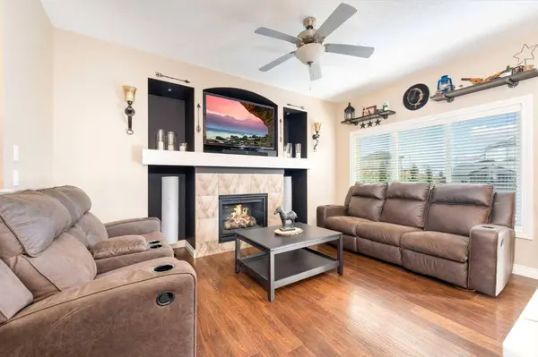 719 Hampton Hills DR NE, High River, AB T1V 0E6