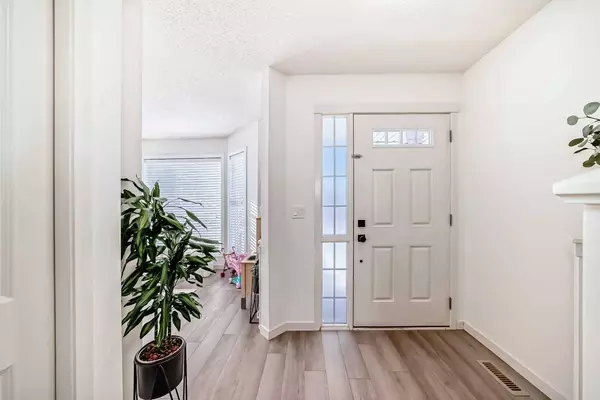 14 Autumn CRES SE, Calgary, AB T3M 0H6