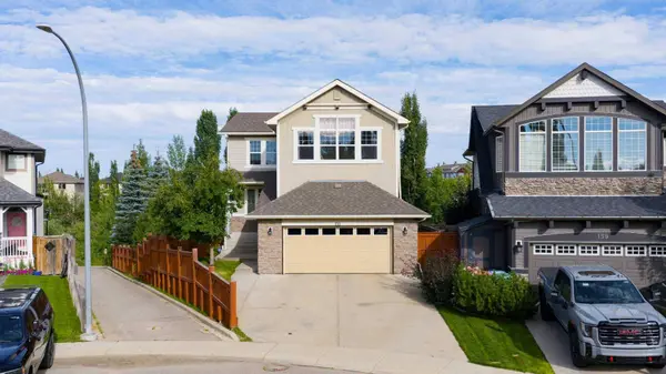155 Autumn Close SE, Calgary, AB T3M 0K1