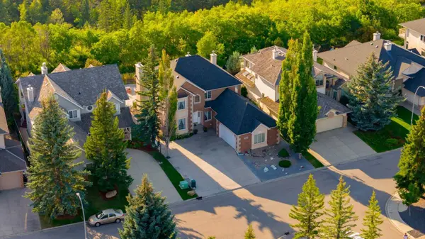 1600 Evergreen HL SW, Calgary, AB T2Y 3A9