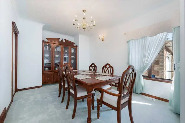 1600 Evergreen HL SW, Calgary, AB T2Y 3A9