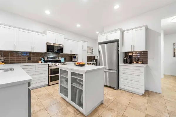 46 Autumn CIR SE, Calgary, AB T3M 0J6